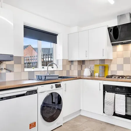 Contractors Retreat 3 Bed House, Sleeps Up To 7, Free Parking Villa Milton Keynes Exterior photo